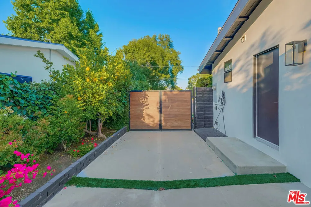 5715 Corteen Place Valley Village, CA 91607