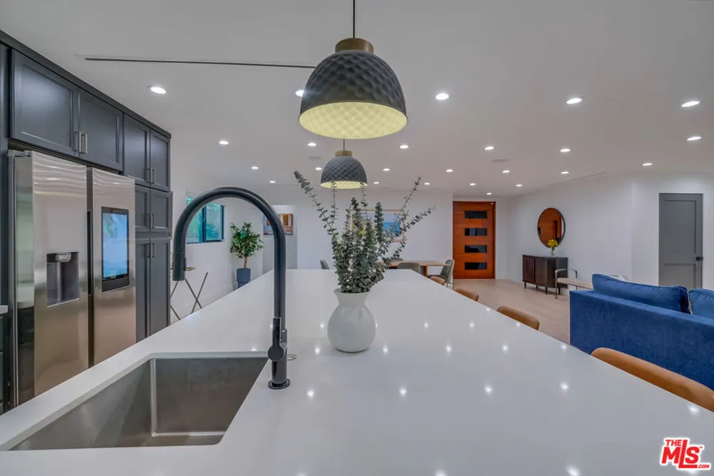 5715 Corteen Place Valley Village, CA 91607