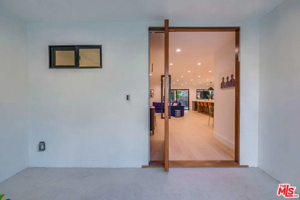 5715 Corteen Place Valley Village, CA 91607