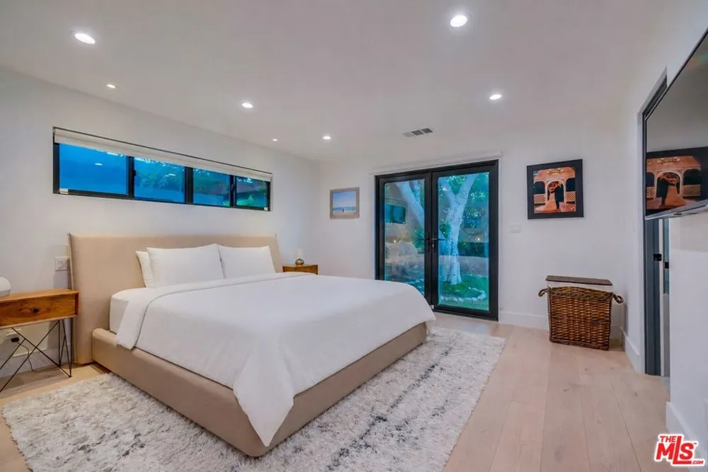 5715 Corteen Place Valley Village, CA 91607