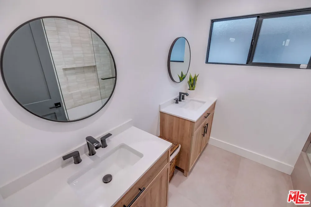 5715 Corteen Place Valley Village, CA 91607
