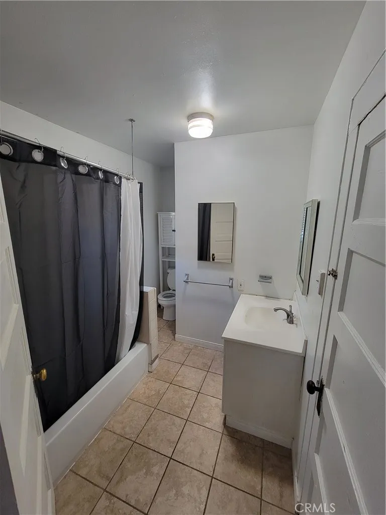 6034 Washington Whittier, CA 90601
