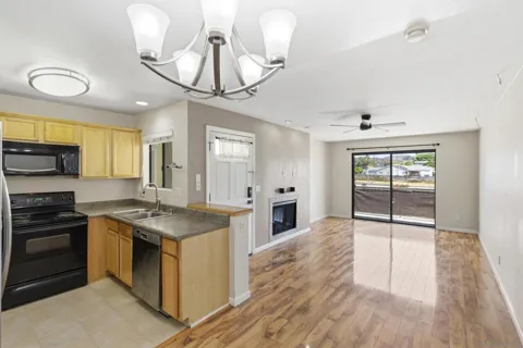 3586 Sunset Ln #143