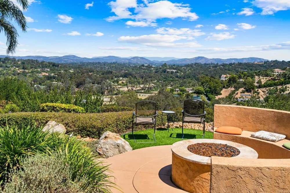 736 San Mario Drive Solana Beach, CA 92075