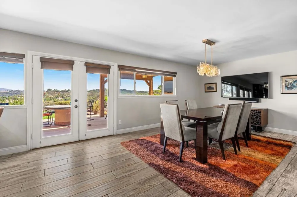 736 San Mario Drive Solana Beach, CA 92075