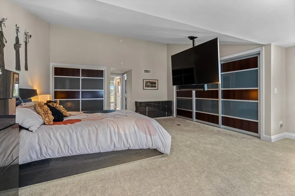736 San Mario Drive Solana Beach, CA 92075