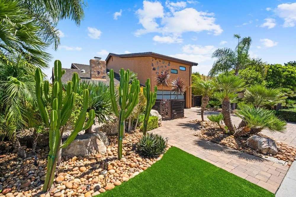 736 San Mario Drive Solana Beach, CA 92075