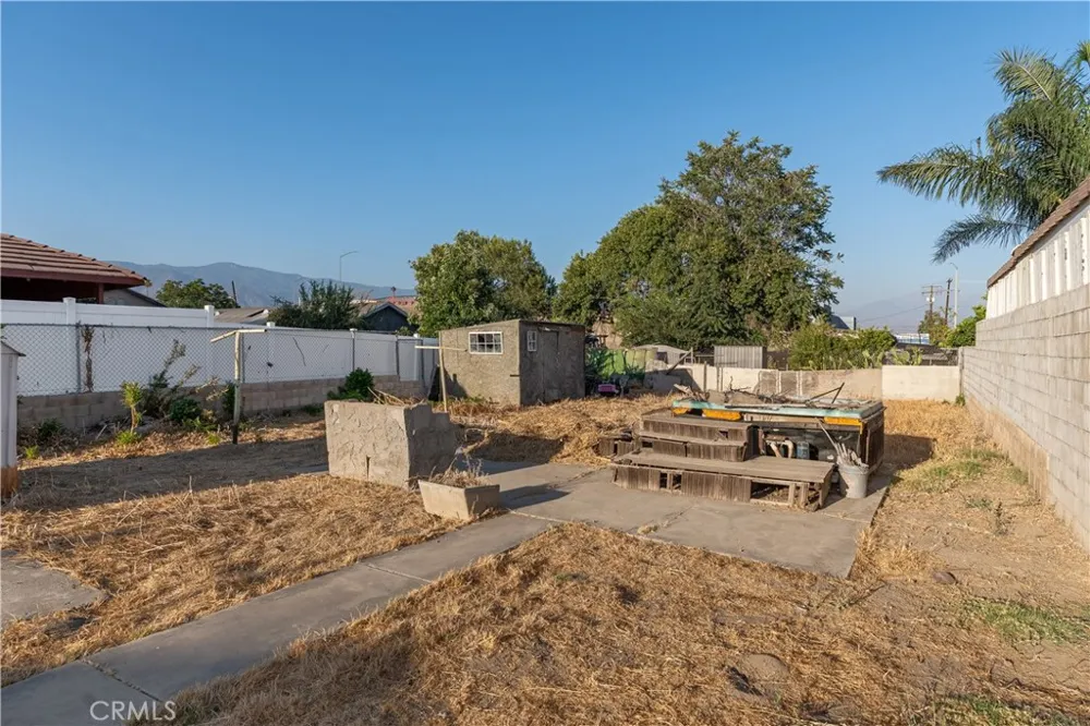 1859 Davidson San Bernardino, CA 92411