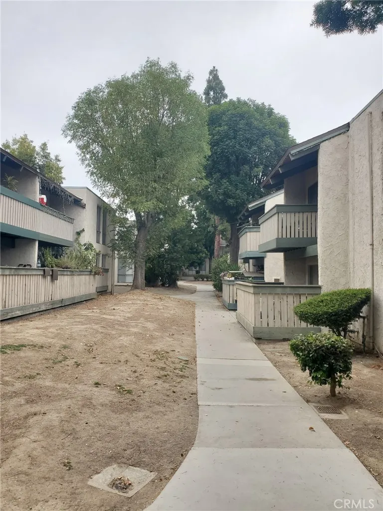 8601 International #166 Canoga Park, CA 91304