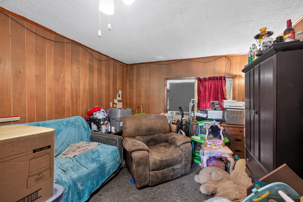 105 S Broadway Street Thorndale, TX 76577