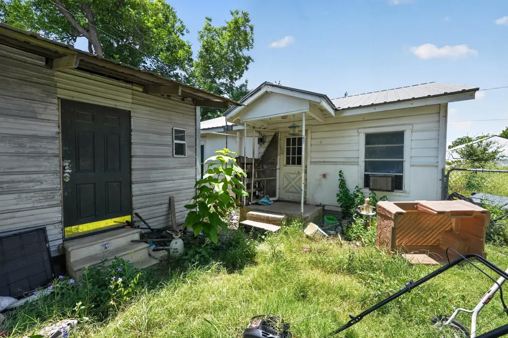 105 S Broadway Street Thorndale, TX 76577