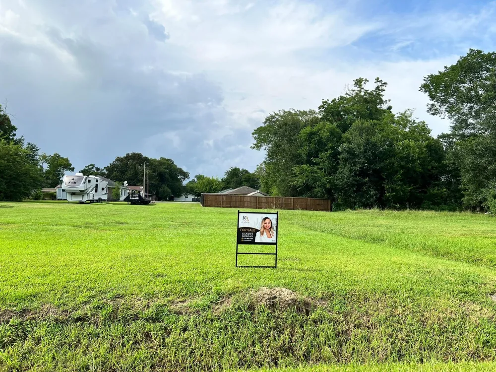 1960 Nora Street Beaumont, TX 77705