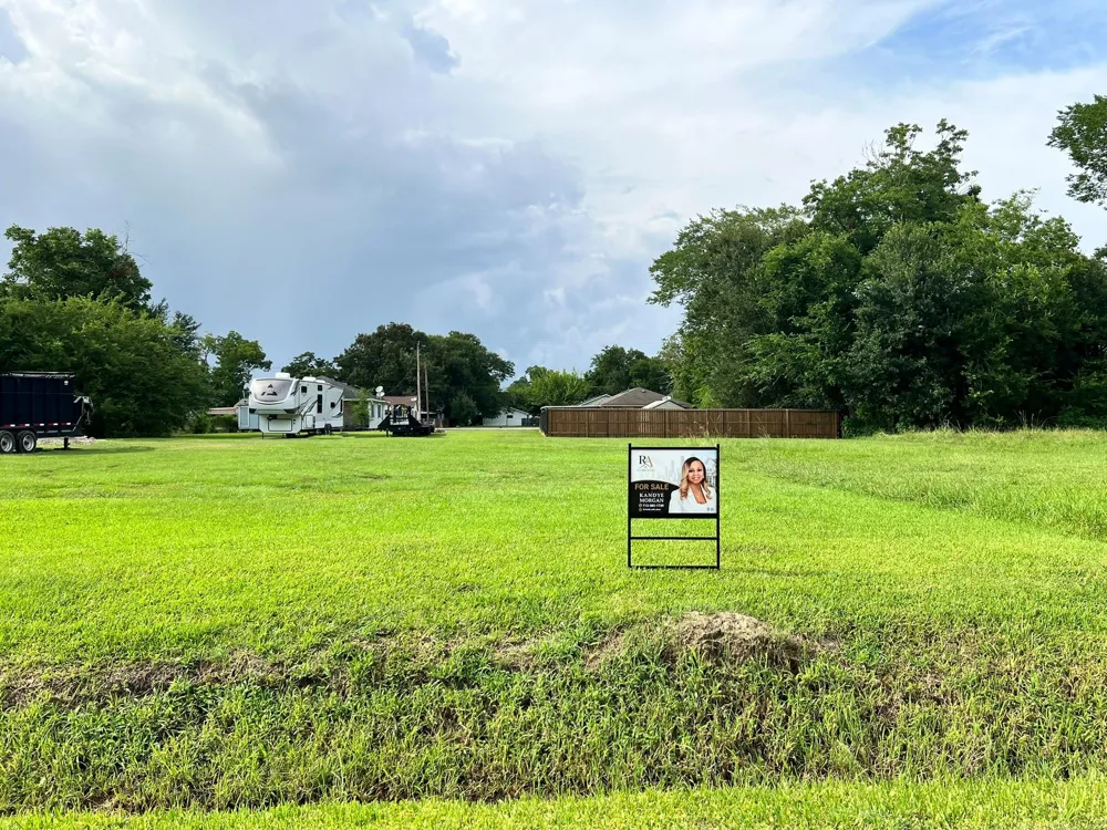 1960 Nora Street Beaumont, TX 77705