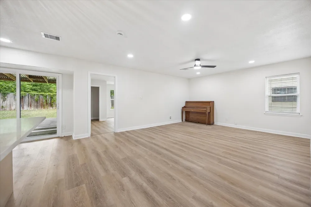 5203 Gladstone Drive Austin, TX 78723