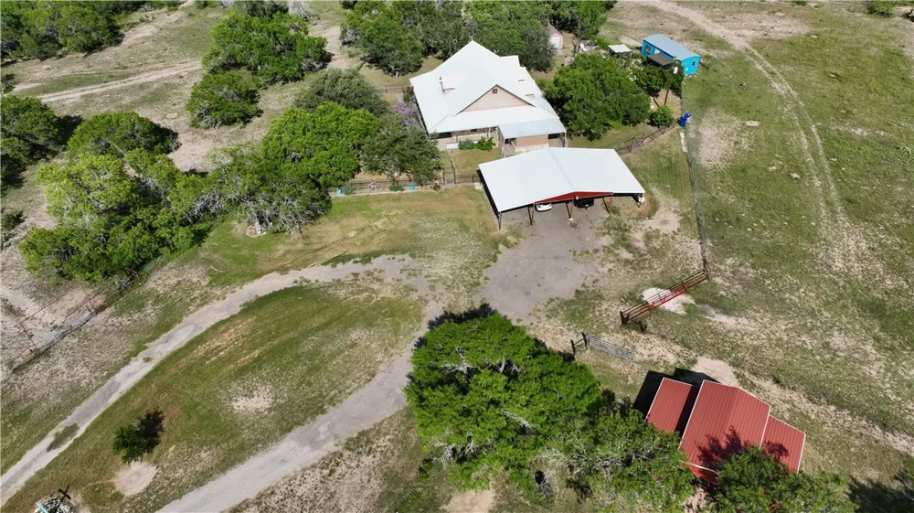 571 FM 799 George West, TX 78022