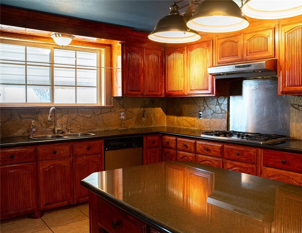 571 FM 799 George West, TX 78022