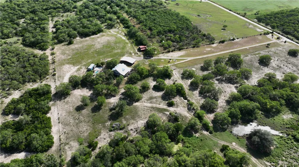 571 FM 799 George West, TX 78022
