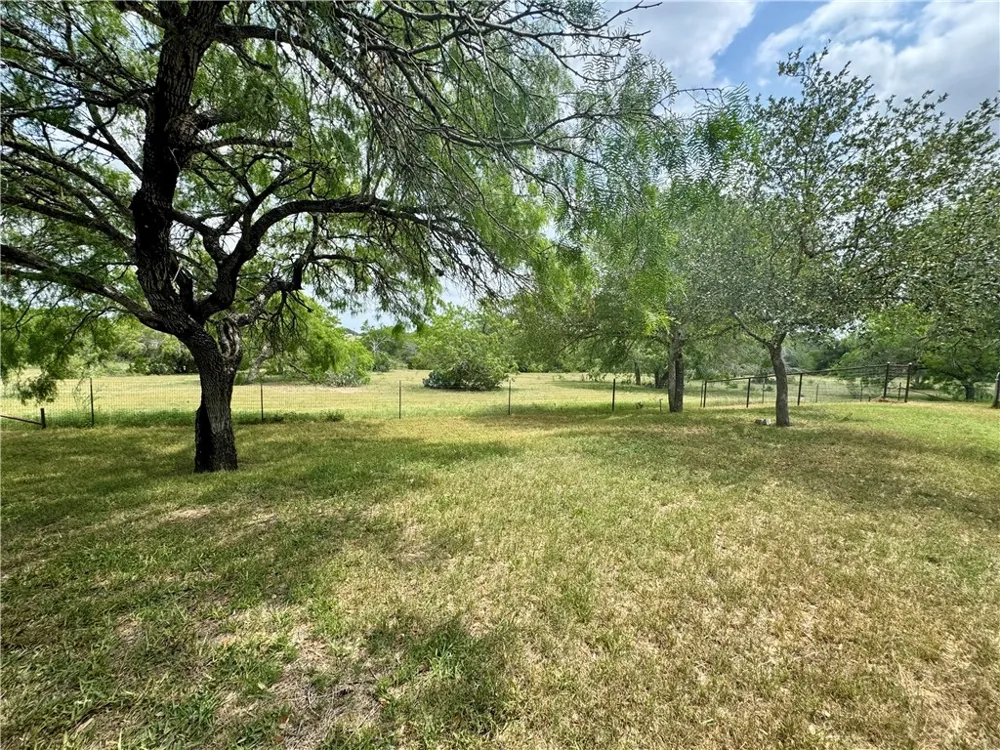 571 FM 799 George West, TX 78022