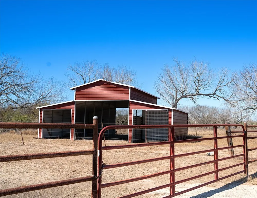 571 FM 799 George West, TX 78022