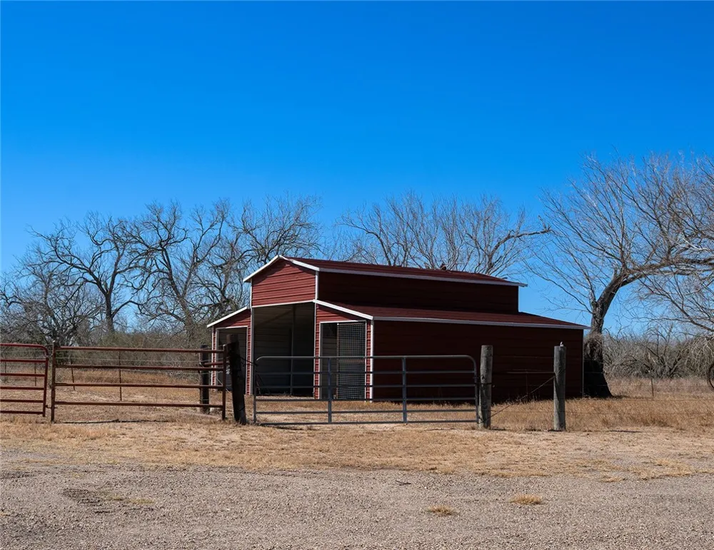 571 FM 799 George West, TX 78022