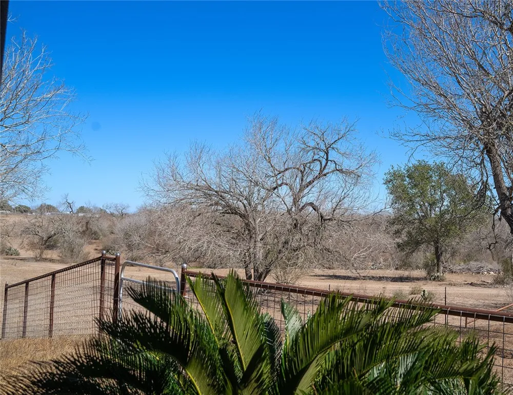 571 FM 799 George West, TX 78022