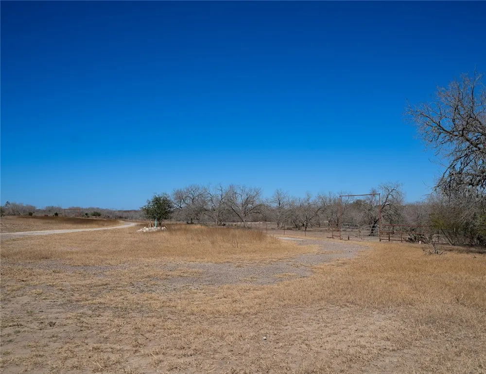 571 FM 799 George West, TX 78022