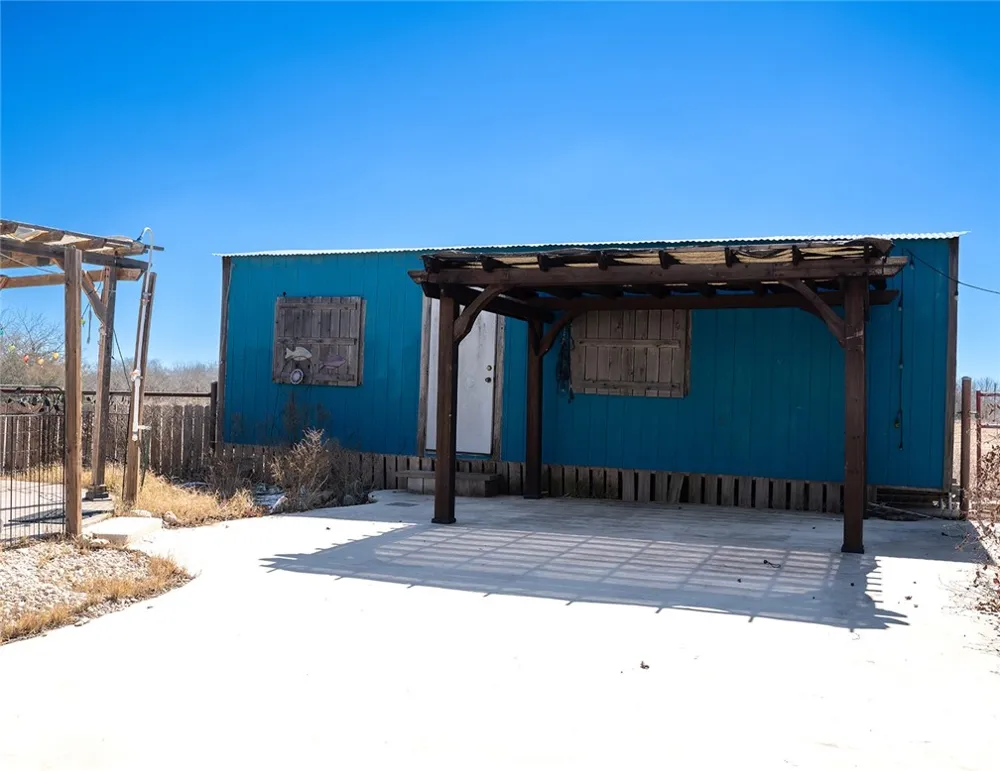 571 FM 799 George West, TX 78022