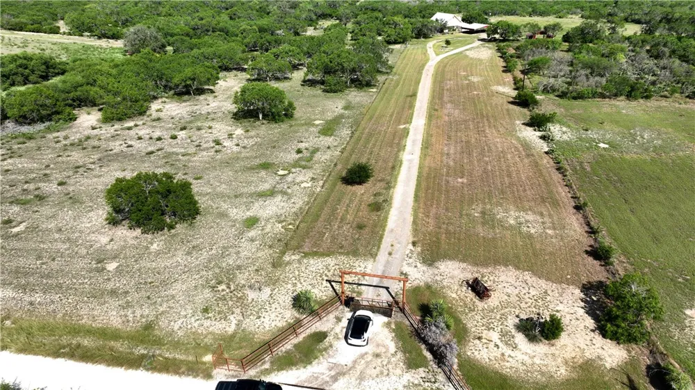 571 FM 799 George West, TX 78022