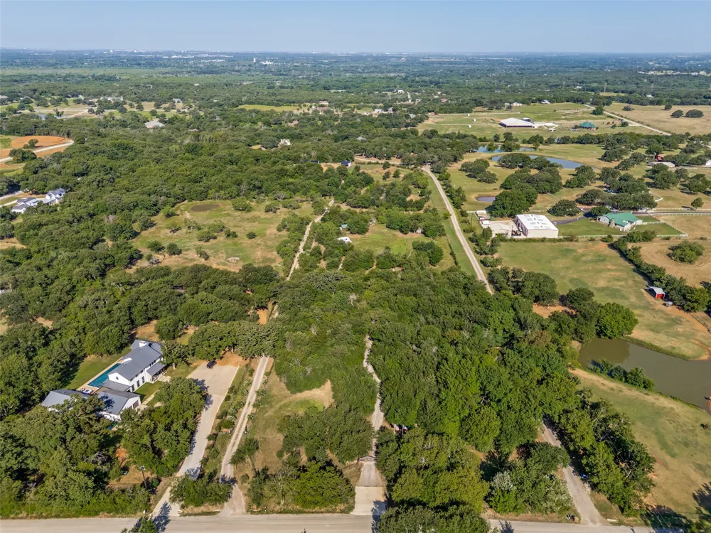 3863 New Hope Road Aubrey, TX 76227