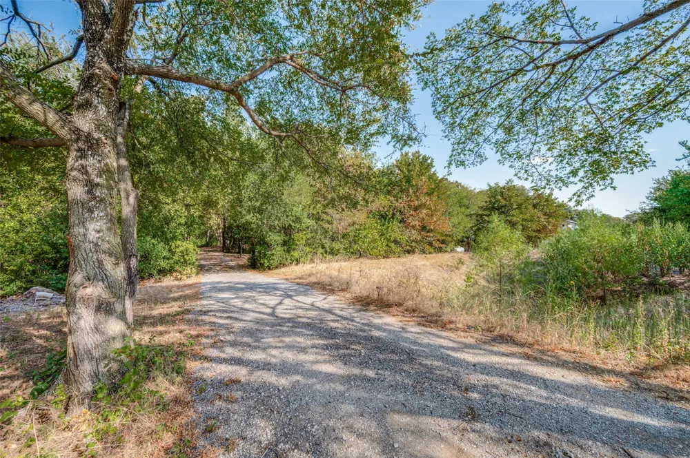 3863 New Hope Road Aubrey, TX 76227