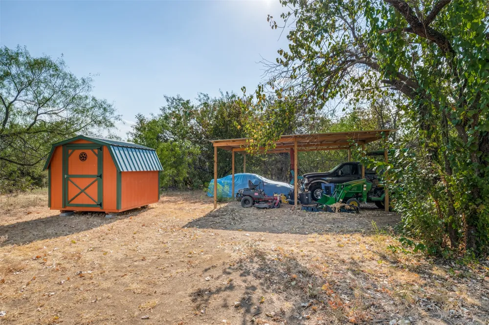 3863 New Hope Road Aubrey, TX 76227