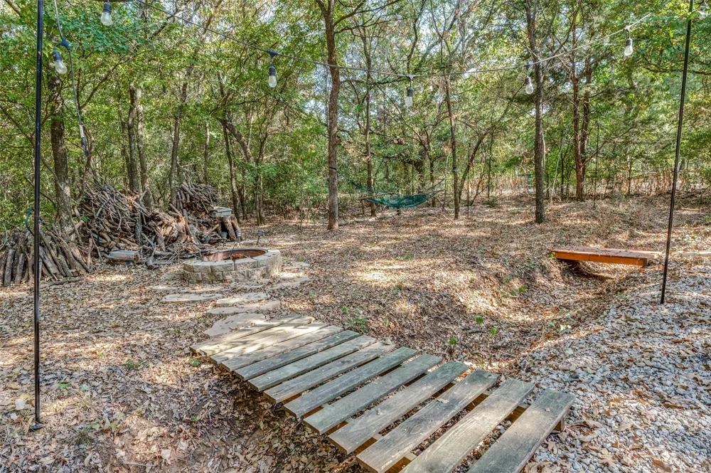 3863 New Hope Road Aubrey, TX 76227