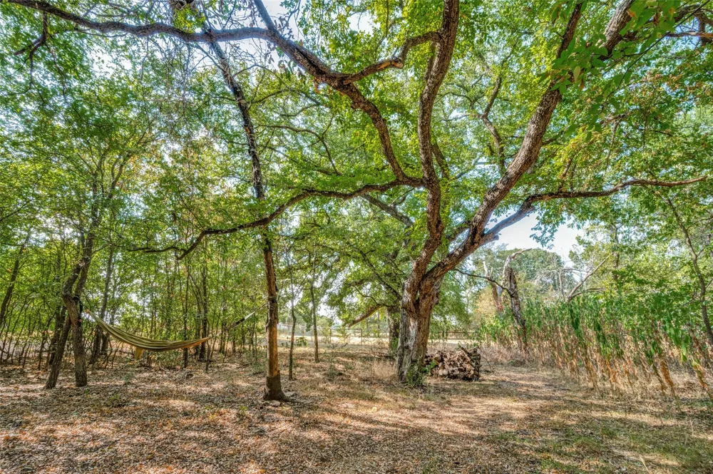 3863 New Hope Road Aubrey, TX 76227