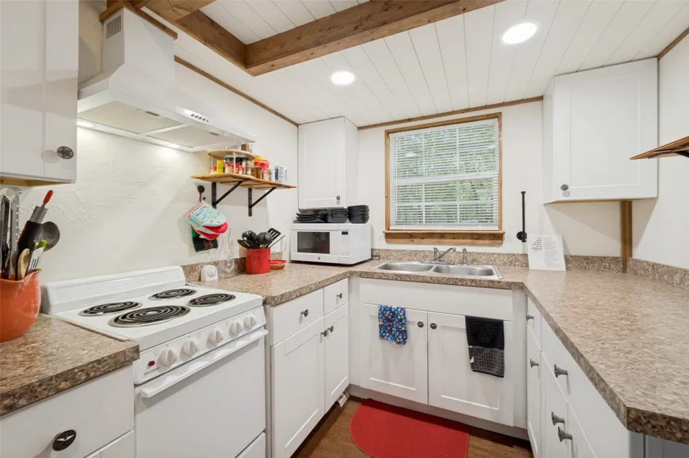 3863 New Hope Road Aubrey, TX 76227
