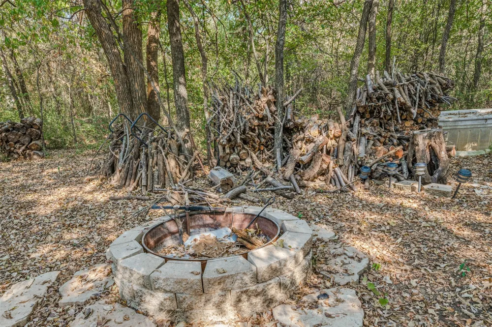 3863 New Hope Road Aubrey, TX 76227