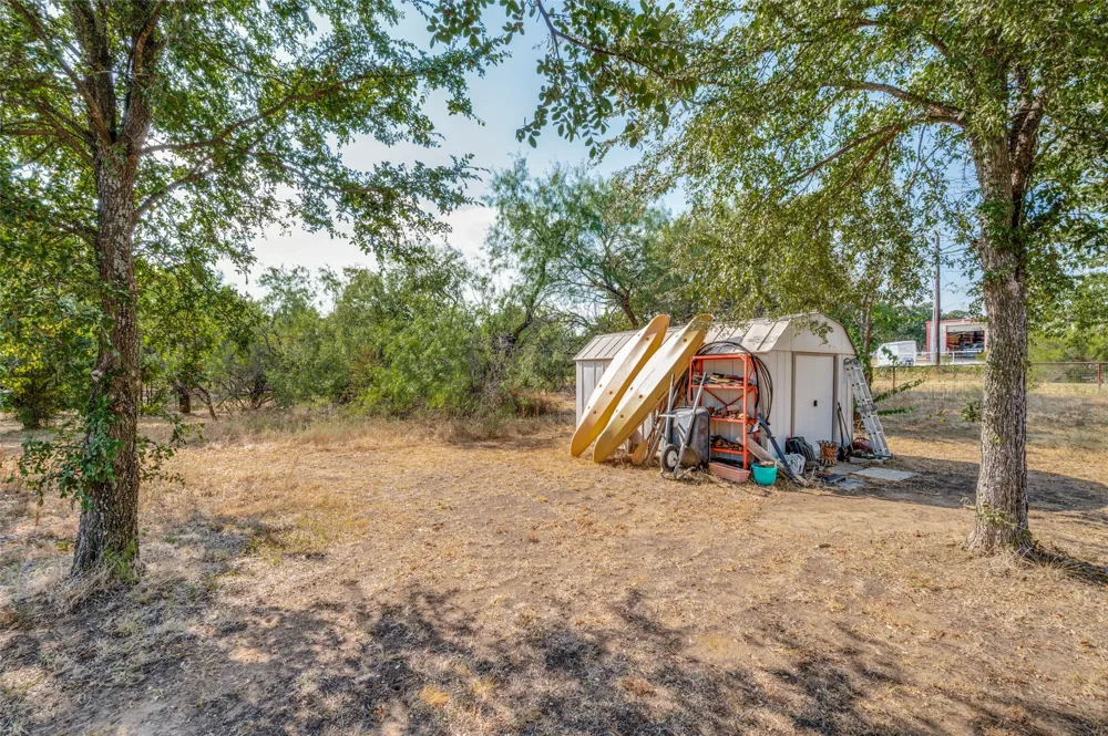 3863 New Hope Road Aubrey, TX 76227