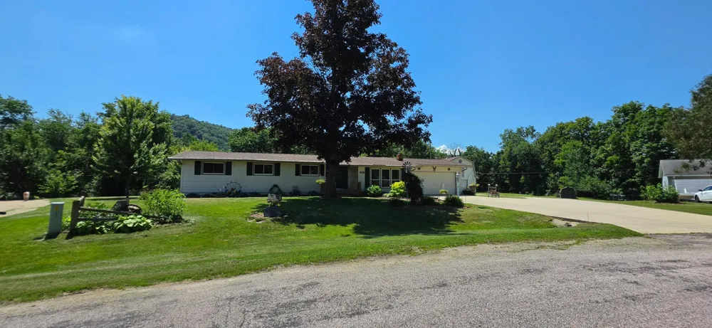 1503 Claudia Avenue La Crescent, MN 55947