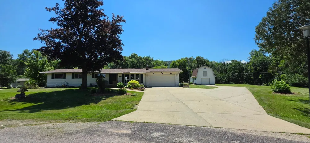 1503 Claudia Avenue La Crescent, MN 55947