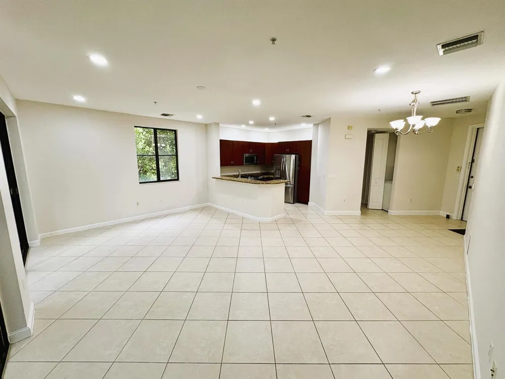 3020 NW 125th Avenue #315 Sunrise, FL 33323