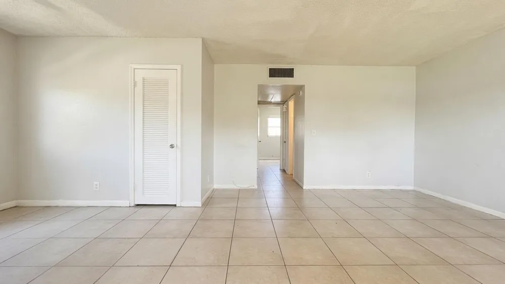 200 Croton Avenue #111 Lantana, FL 33462