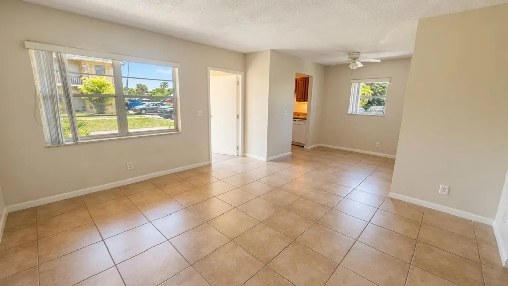 200 Croton Avenue #111 Lantana, FL 33462