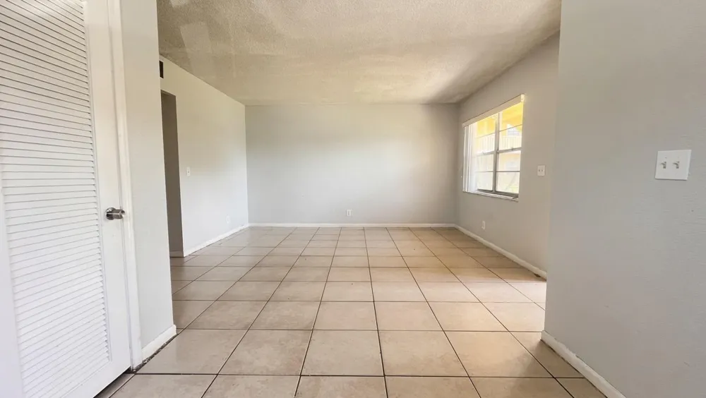 200 Croton Avenue #111 Lantana, FL 33462
