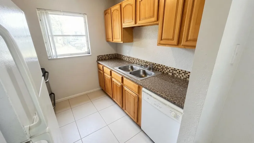 200 Croton Avenue #111 Lantana, FL 33462