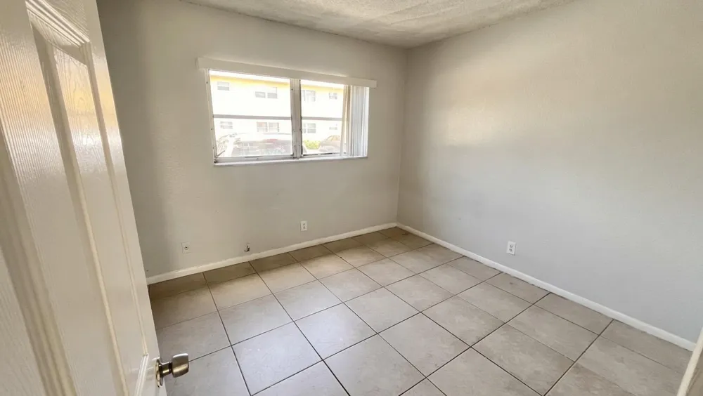 200 Croton Avenue #111 Lantana, FL 33462