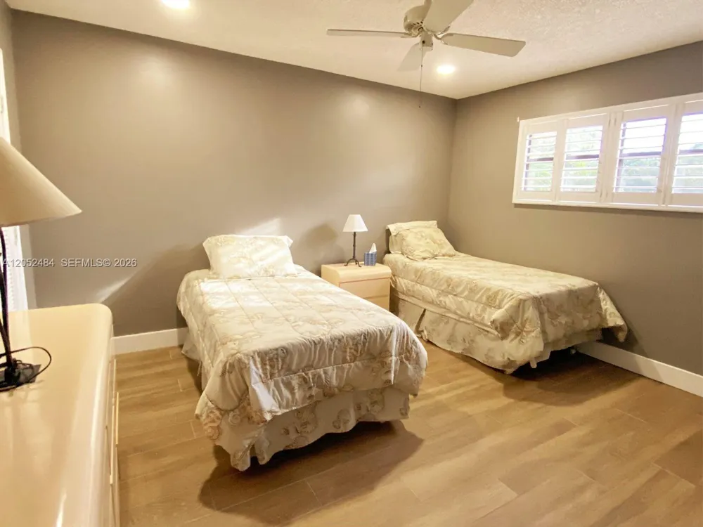 437 Prestwick Ln Palm Beach Gardens, FL 33418