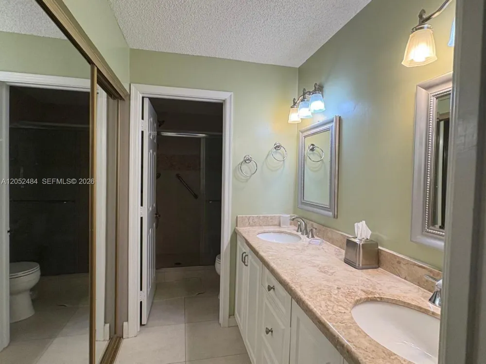437 Prestwick Ln Palm Beach Gardens, FL 33418