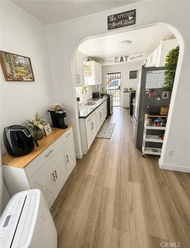 5952 Priory Bell Gardens, CA 90201