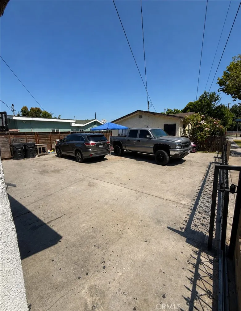 5952 Priory Bell Gardens, CA 90201