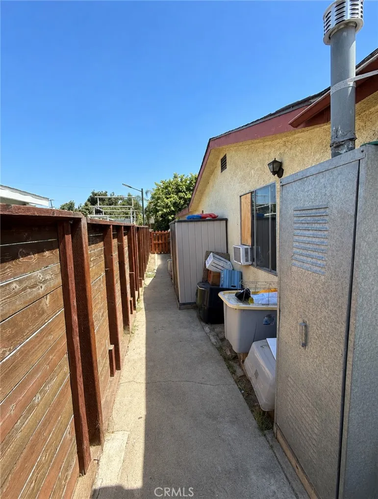 5952 Priory Bell Gardens, CA 90201