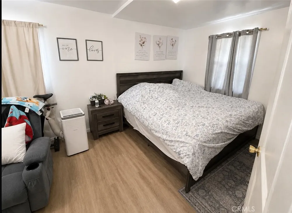 5952 Priory Bell Gardens, CA 90201